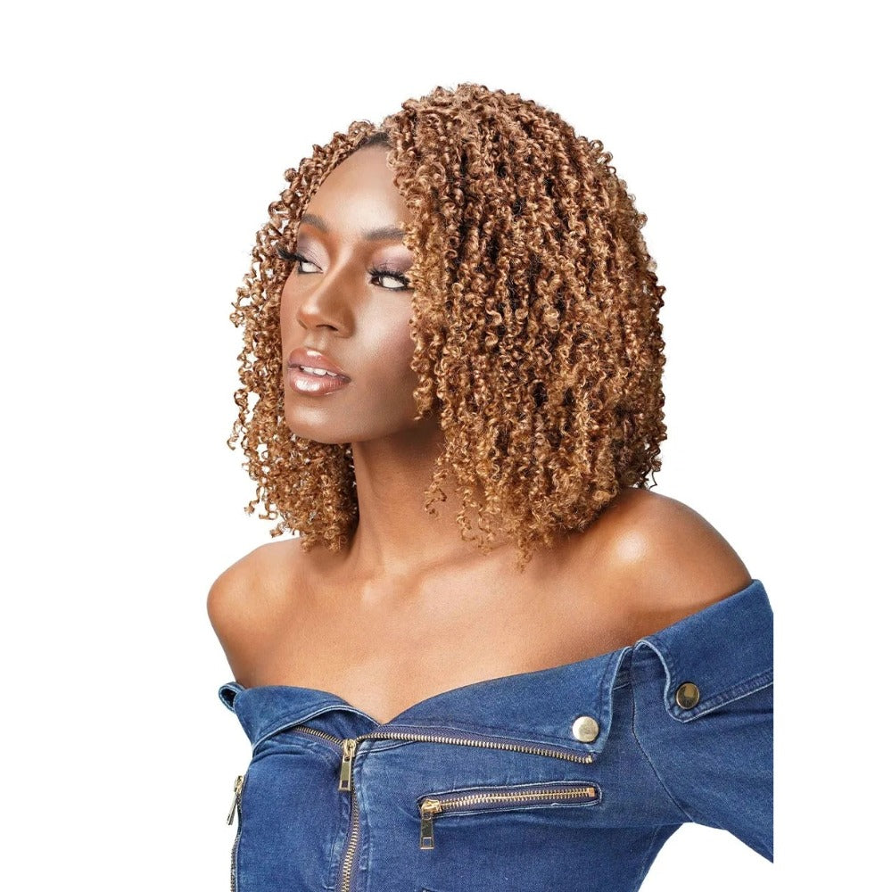 ROYAL IMEX yanky twist crochet hair braid in curly light brown style on model