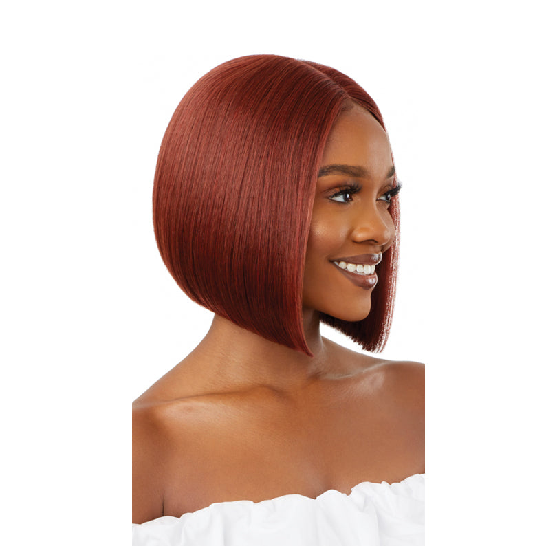 OUTRE 10 inch synthetic lace front wig sleek auburn chin length angled bob straight hair